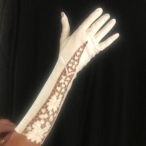 Martelli Italian Gloves, Bone White, Size 8, Handcrafted Kid Leather, Unlined